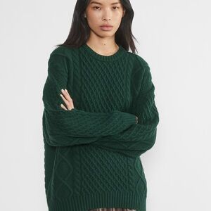 SOLD OUT ONLINE Aritzia “Peggy” Sunday Best Forest Green Cable Knit Sweater